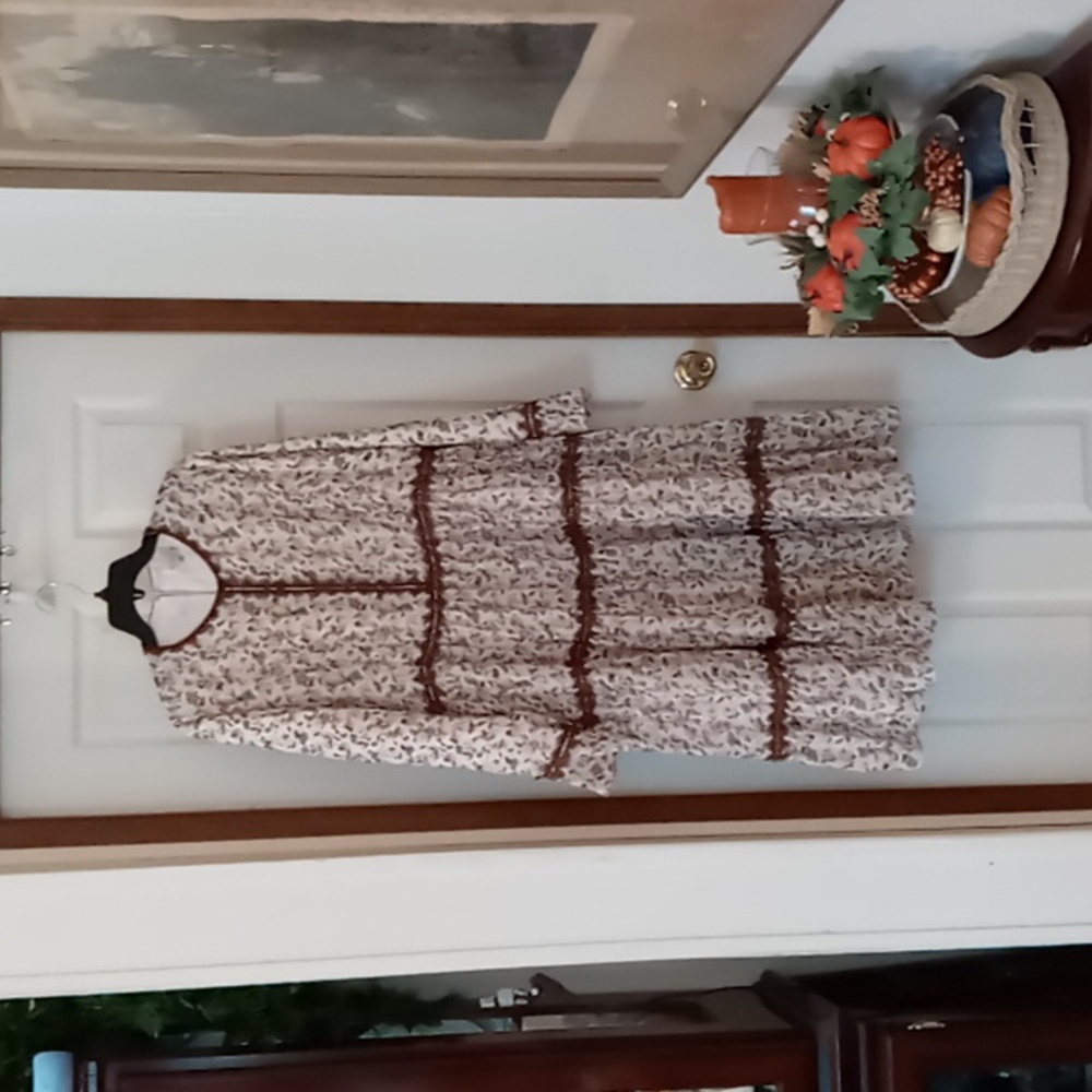 Dainty Jewels Midi Dress